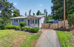 116 oak ridge Circle, Seneca, SC 29678