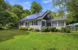2 Maple Lane, Hyde Park, NY 12538