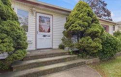 439 9th Street, West Babylon, NY 11704