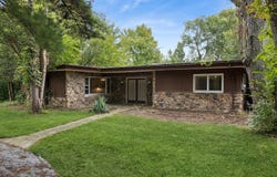 9041 Maple Avenue, Burr Ridge, IL 60527