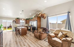 12570 N Cavanaugh Dr, Rathdrum, ID 83858