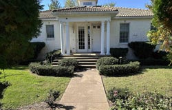1946 Mansion Drive, Fairfield, IA 52556
