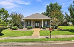 201 Eastside Lane, Brandon, MS 39047