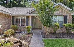 334 Pine Ln, Hattiesburg, MS 39402