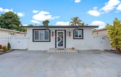 864 E 29th St, Hialeah, FL 33013