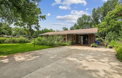 1114 W 2nd St, Elgin, TX 78621