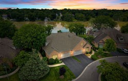 1240 Willowgate Lane, St. Charles, IL 60174