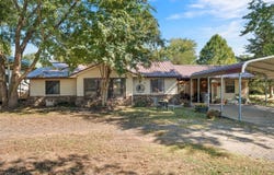 702 S Division St, Lavaca, AR 72941
