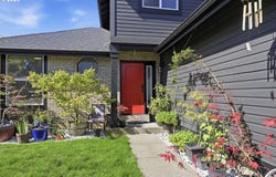 2076 ASSUMPTION St, Eugene, OR 97402