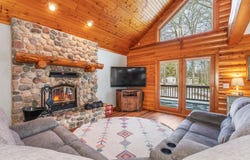 8250 MAPLEWOOD LN, Eagle River, WI 54521
