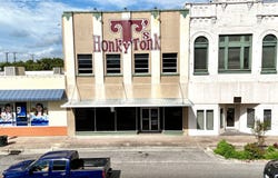 209 N WASHINGTON ST, Beeville, TX 78102