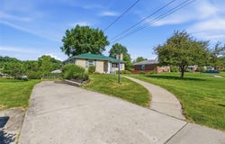 9117 Plateau Dr, McCandless, PA 15237
