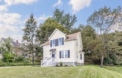 36 Central St, Auburn, MA 01501