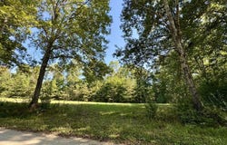 187 High Point Rd., Deer Lodge, TN 37726