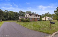 22 Clearview Drive, Tinton Falls, NJ 07724