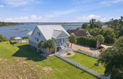 5 Ballast Point Road, Hampstead, NC 28443