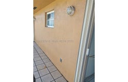 2403 W 76th St, Hialeah, FL 33016