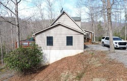 818 Seneca Estates Rd, Buckeye, WV 24924