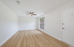 5560 Twin Creek Cir, Pace, FL 32571
