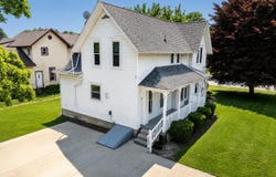 426 N Sandusky, Bellevue, OH 44811