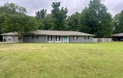 121 Poplar Flat Road, Louisville, MS 39339