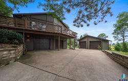 6908 E Pine Lake Dr, Sioux Falls, SD 57110