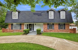 300 Leighton Drive, Terrell, TX 75160
