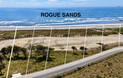 900 Old Coast Rd, GoldBeach, OR 97444