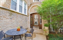 719 Reba Place, Evanston, IL 60202