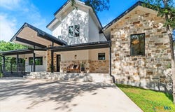 202 Hub Drive, Wimberley, TX 78676