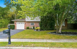 45 Oak Terrace, Howell, NJ 07731