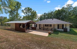 21063 S FM 95, Garrison, TX 75946