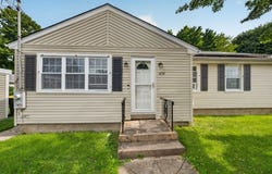 458 Orswell St, Fall River, MA 02721