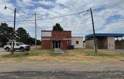 201 E Crockett Street, Gordon, TX 76066