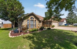 317 Yorktown, Pleasanton, TX 78064
