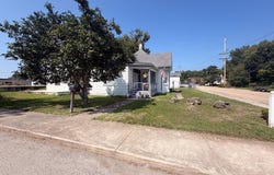 202 E 2nd Street, De Soto, MO 63020