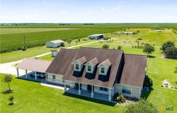 335 County Road 320, Edna, TX 77957