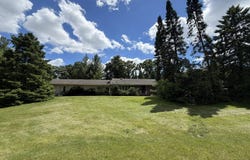 1842 Thomas Atkinson Road, Inverness, IL 60067