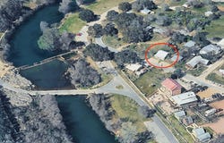 11 MAIN ST, Blanco, TX 78606