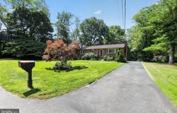 136 KINGSTON Drive, BEAR, DE 19701