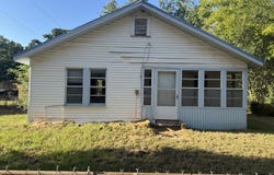 2403 Holmes Rd, Marshall, TX 75672
