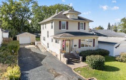 215 E 4th Street, Lockport, IL 60441