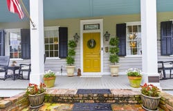 128 4th St, Apalachicola, FL 32320