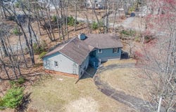 1093 Lancaster Drive, Bushkill, PA 18324