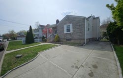 431 Terhune Ave, Paramus Boro, NJ 07652-5727