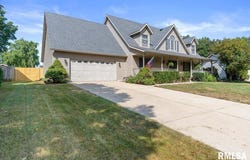 15 SPRING Street, Riverton, IL 62561