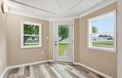 103 E Broadway St, Stanwood, IA 52337