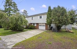 46 Kennedy Drive, Plains, PA 18705