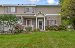 738 Maple Hills Drive, Maplewood, MN 55117
