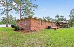 3275 Crestview Drive, Blackshear, GA 31516